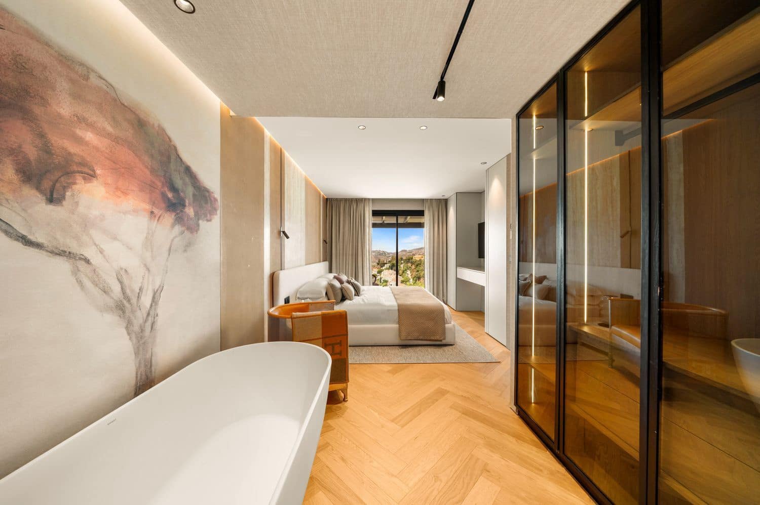 4 bedroom Apartment for sale in La Quinta with pool garage - € 1,595,000 (Ref: 10162116)