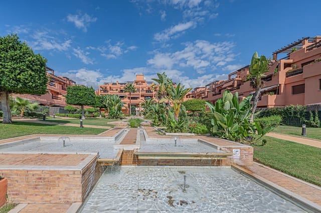 2 soverom Leilighet til salgs i Zona de Punta Plata, Estepona med svømmebasseng garasje - € 730 000 (Ref: 10162118)
