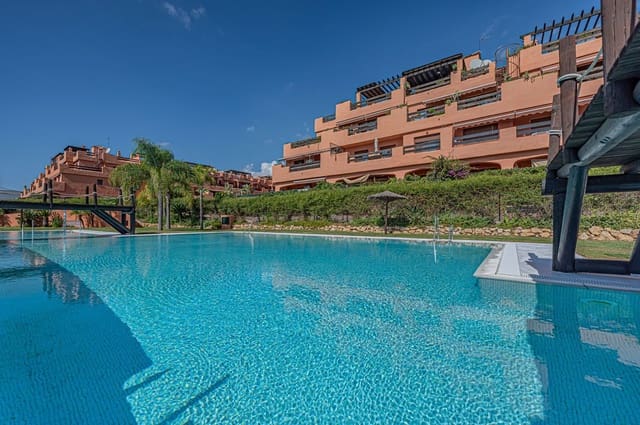 2 soverom Leilighet til salgs i Zona de Punta Plata, Estepona med svømmebasseng garasje - € 730 000 (Ref: 10162118)
