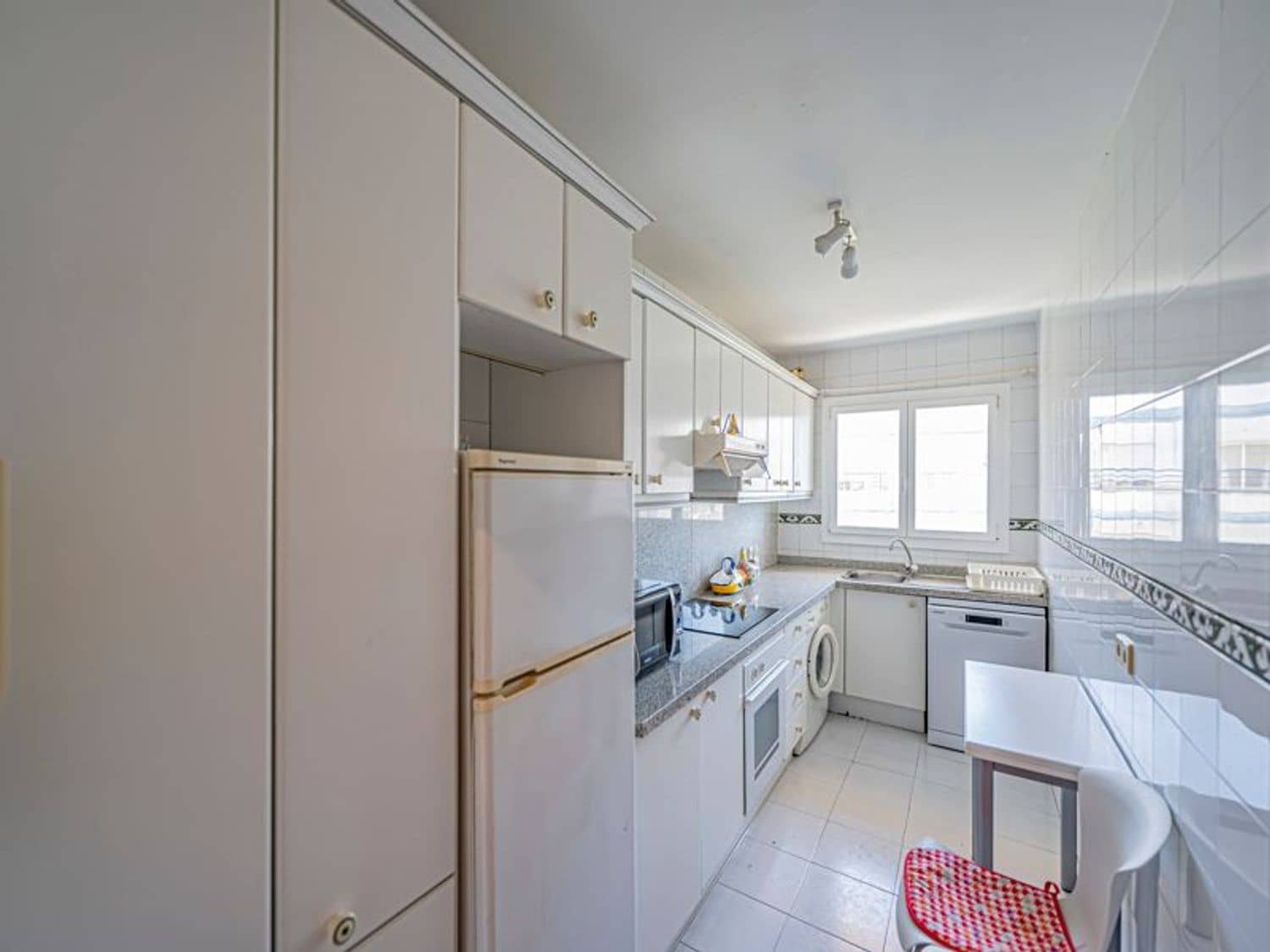 2 quarto Apartamento para venda em Estepona com piscina garagem - 379 000 € (Ref: 10162119)