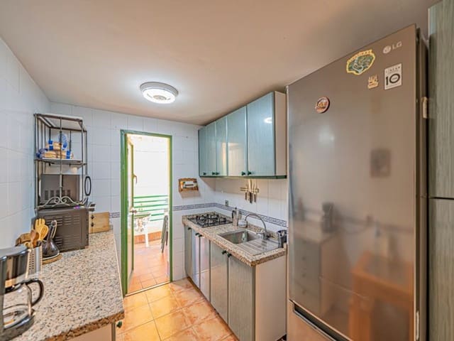 3 slaapkamer Appartement te koop in Los Jardines de Marbella - La Ermita, Marbella met garage - € 345.000 (Ref: 10162561)