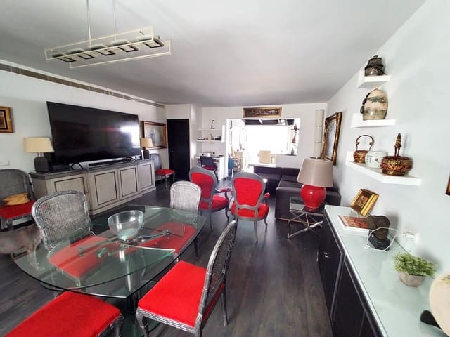 Apartamento de 3 habitaciones en Puerto Banus, Marbella en venta con piscina garaje - 1.098.000 € (Ref: 10162562)