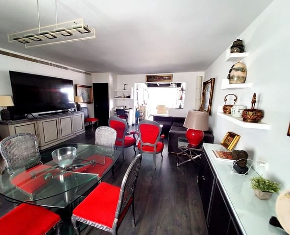 Apartamento de 3 habitaciones en Puerto Banus, Marbella en venta con piscina garaje - 1.098.000 € (Ref: 10162562)