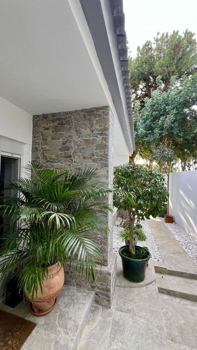 4 chambre Appartement de Plage à vendre à Artola avec piscine garage - 1 180 000 € (Ref: 10162563)