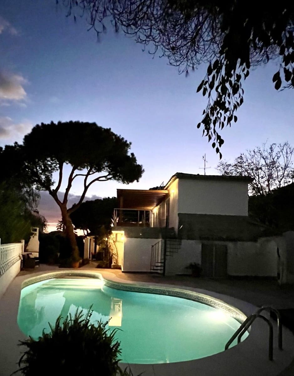 4 chambre Appartement de Plage à vendre à Artola avec piscine garage - 1 180 000 € (Ref: 10162563)