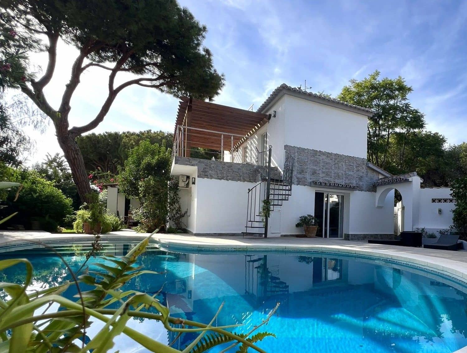 4 chambre Appartement de Plage à vendre à Artola avec piscine garage - 1 180 000 € (Ref: 10162563)