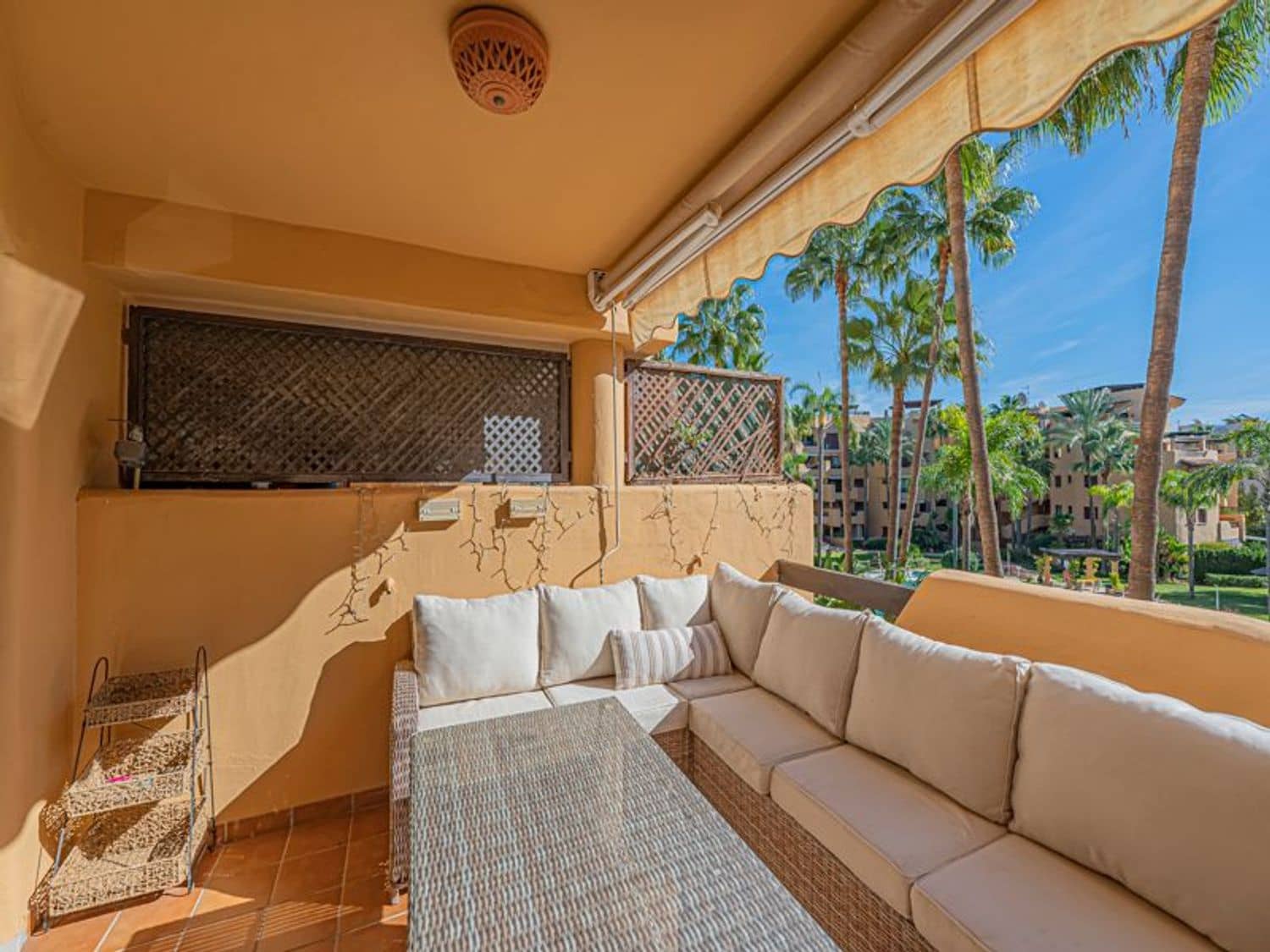 2 slaapkamer Appartement te koop in Costalita met zwembad garage - € 475.000 (Ref: 10174351)