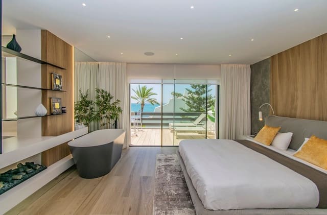 4 sypialnia Dom na sprzedaż w Lomas De Marbella, Marbella z basenem garażem - 5 460 000 € (Ref: 8204975)