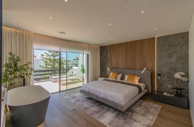 4 sypialnia Dom na sprzedaż w Lomas De Marbella, Marbella z basenem garażem - 5 460 000 € (Ref: 8204975)