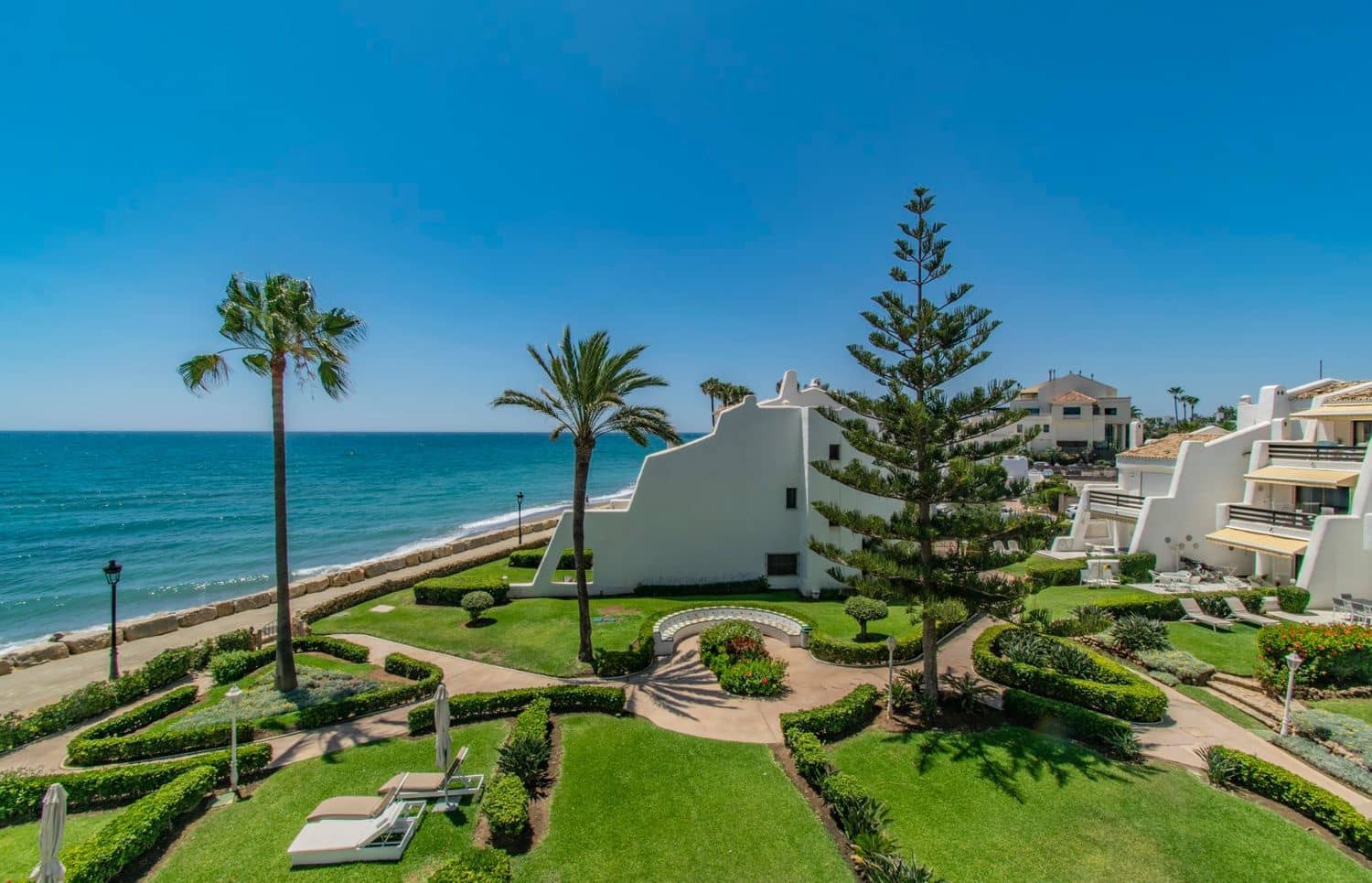 4 sypialnia Dom na sprzedaż w Marbella z basenem garażem - 5 460 000 € (Ref: 8204975)