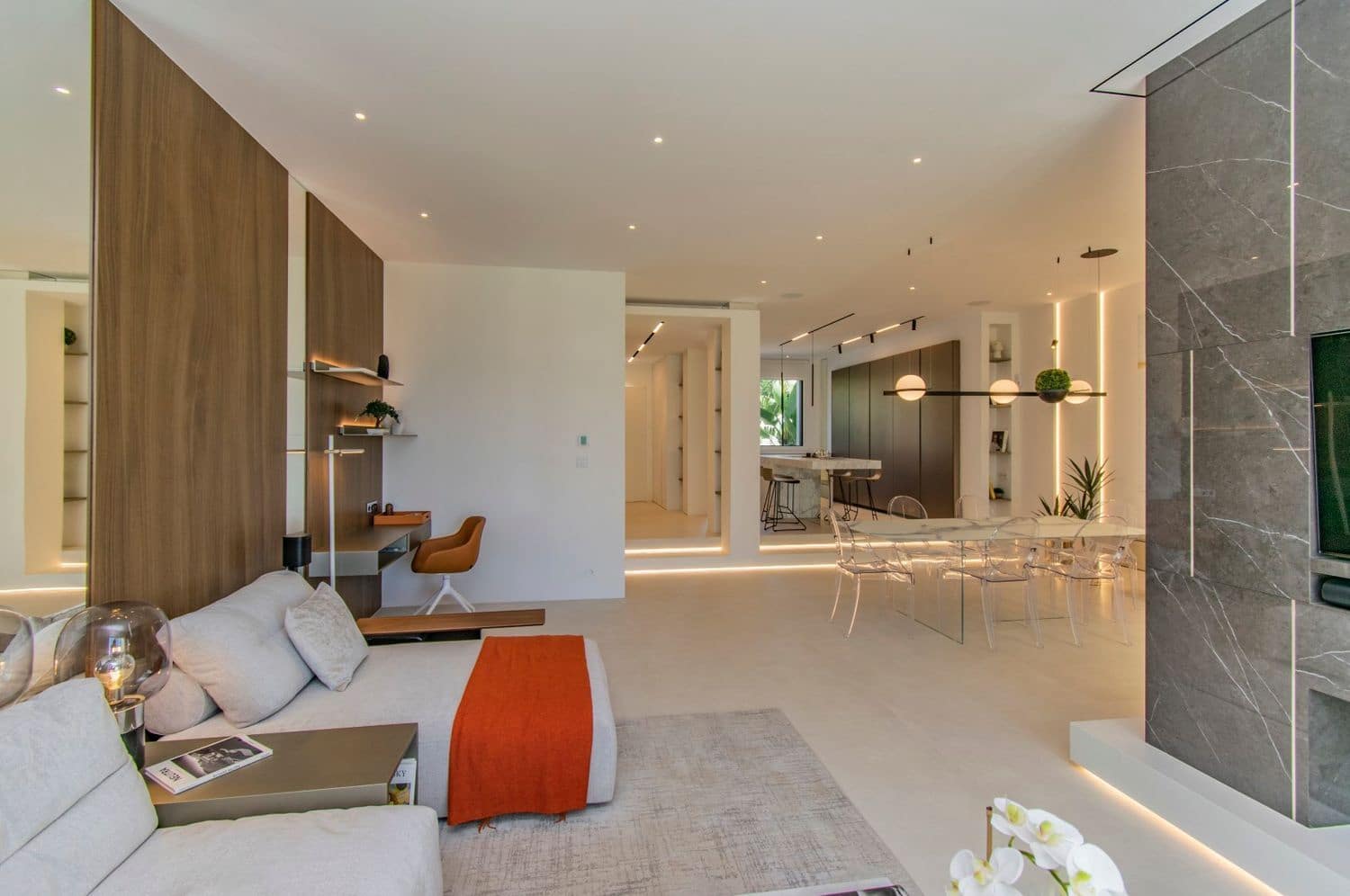 4 sypialnia Dom na sprzedaż w Marbella z basenem garażem - 5 460 000 € (Ref: 8204975)