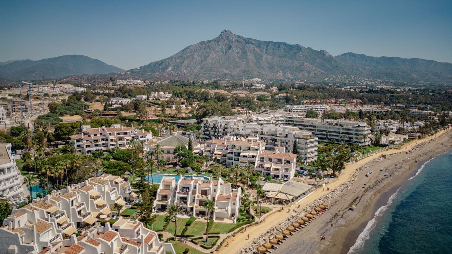 4 sypialnia Dom na sprzedaż w Marbella z basenem garażem - 5 460 000 € (Ref: 8204975)