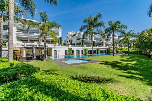 Apartamento de 2 habitaciones en Seghers, Estepona en venta con piscina garaje - 1.150.000 € (Ref: 8204990)