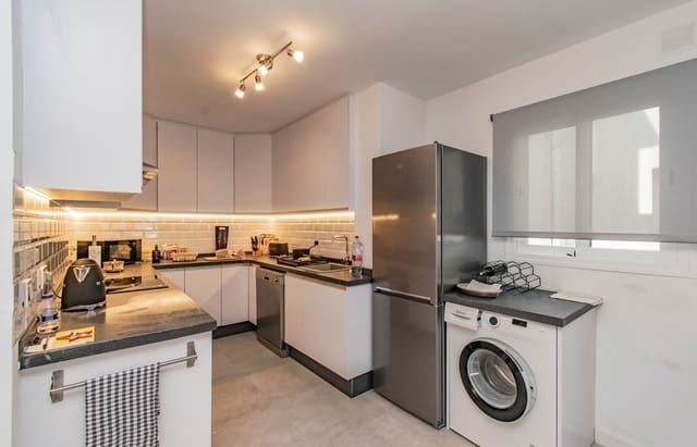 3 soveværelse Lejlighed til salg i San Pedro de Alcántara Pueblo, Marbella med garage - € 640.000 (Ref: 8204997)