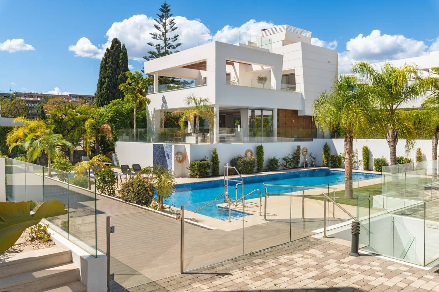 5 sovrum Villa till salu i San Pedro de Alcantara med pool garage - 2 695 000 € (Ref: 8205078)