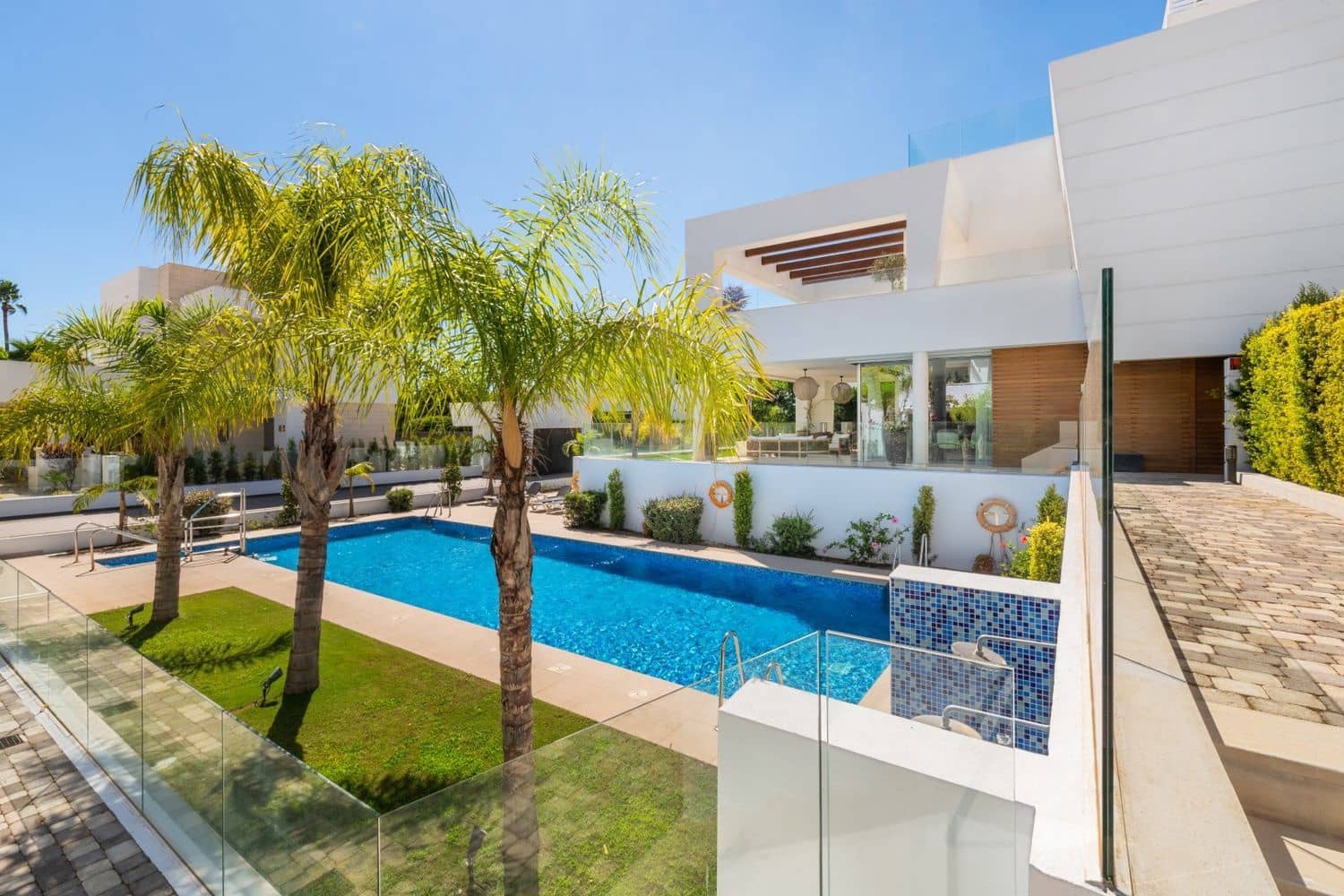 5 sovrum Villa till salu i San Pedro de Alcantara med pool garage - 2 695 000 € (Ref: 8205078)