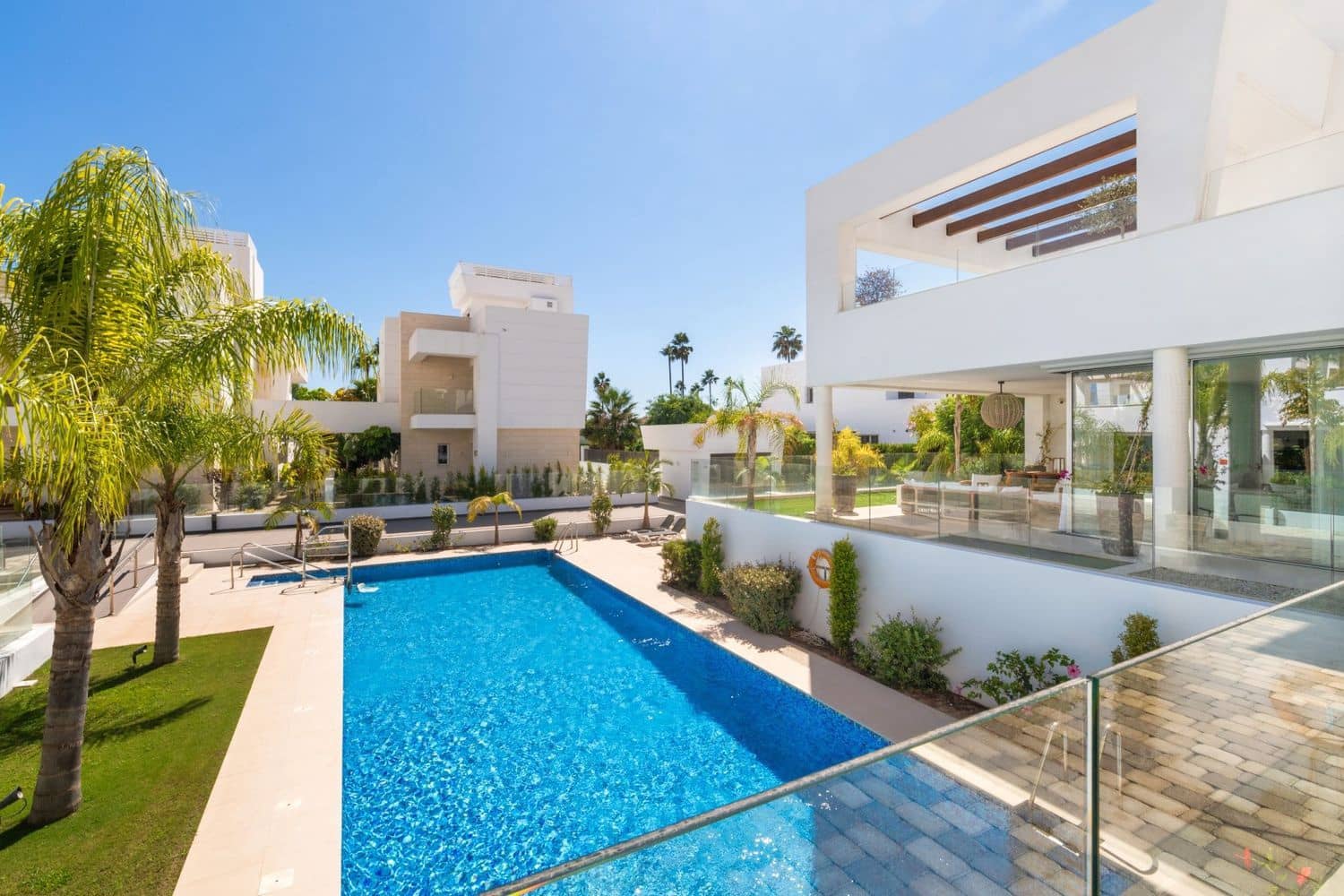 5 sovrum Villa till salu i San Pedro de Alcantara med pool garage - 2 695 000 € (Ref: 8205078)