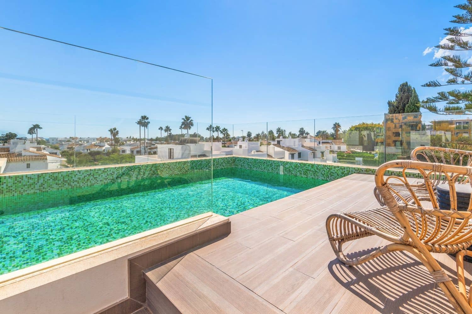 5 sovrum Villa till salu i San Pedro de Alcantara med pool garage - 2 695 000 € (Ref: 8205078)