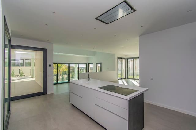 4 camera da letto Villa in vendita in Elviria, Marbella con piscina garage - 2.250.000 € (Rif: 8205091)