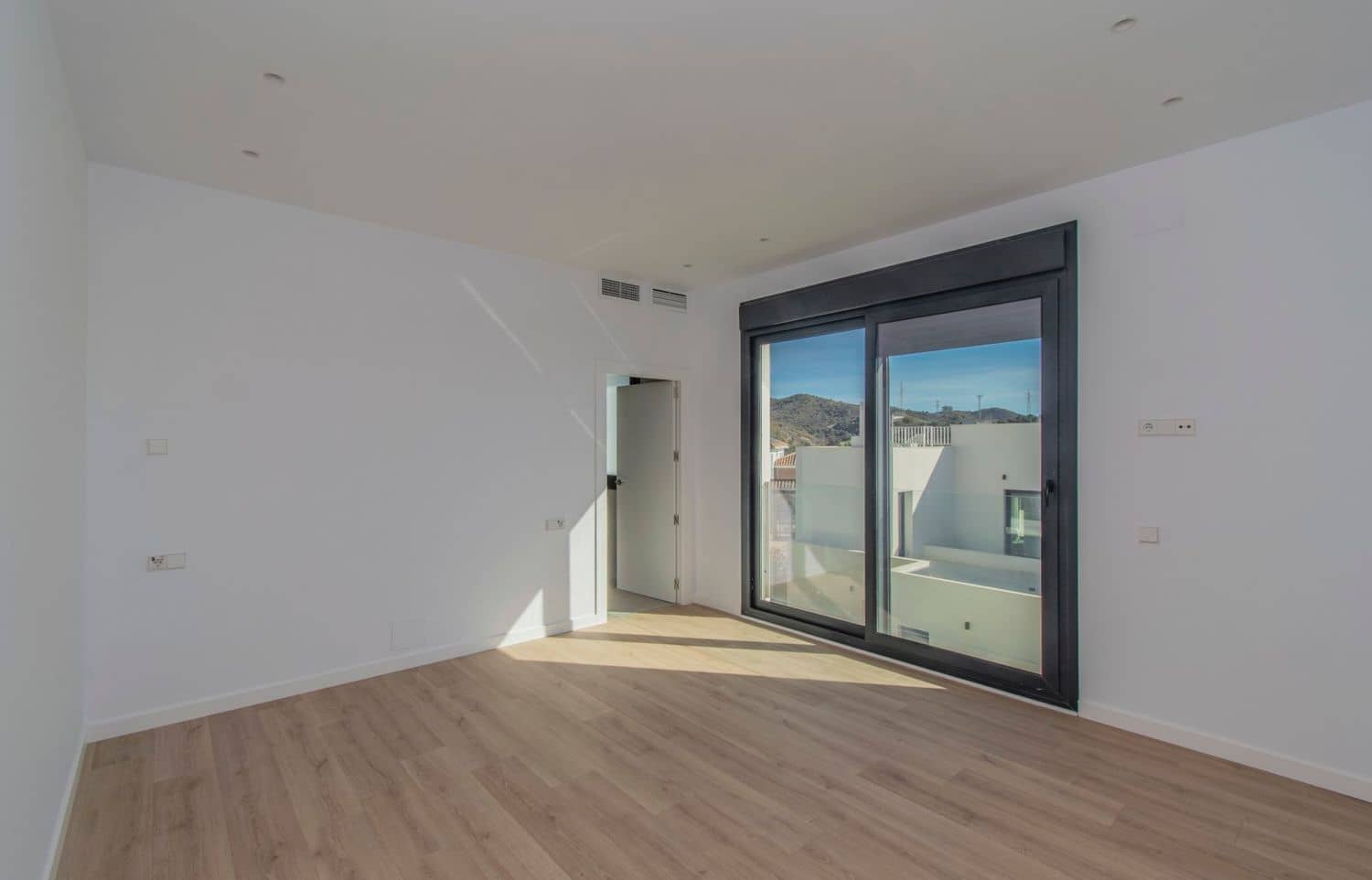 4 quarto Moradia para venda em Elviria com piscina garagem - 2 250 000 € (Ref: 8205091)