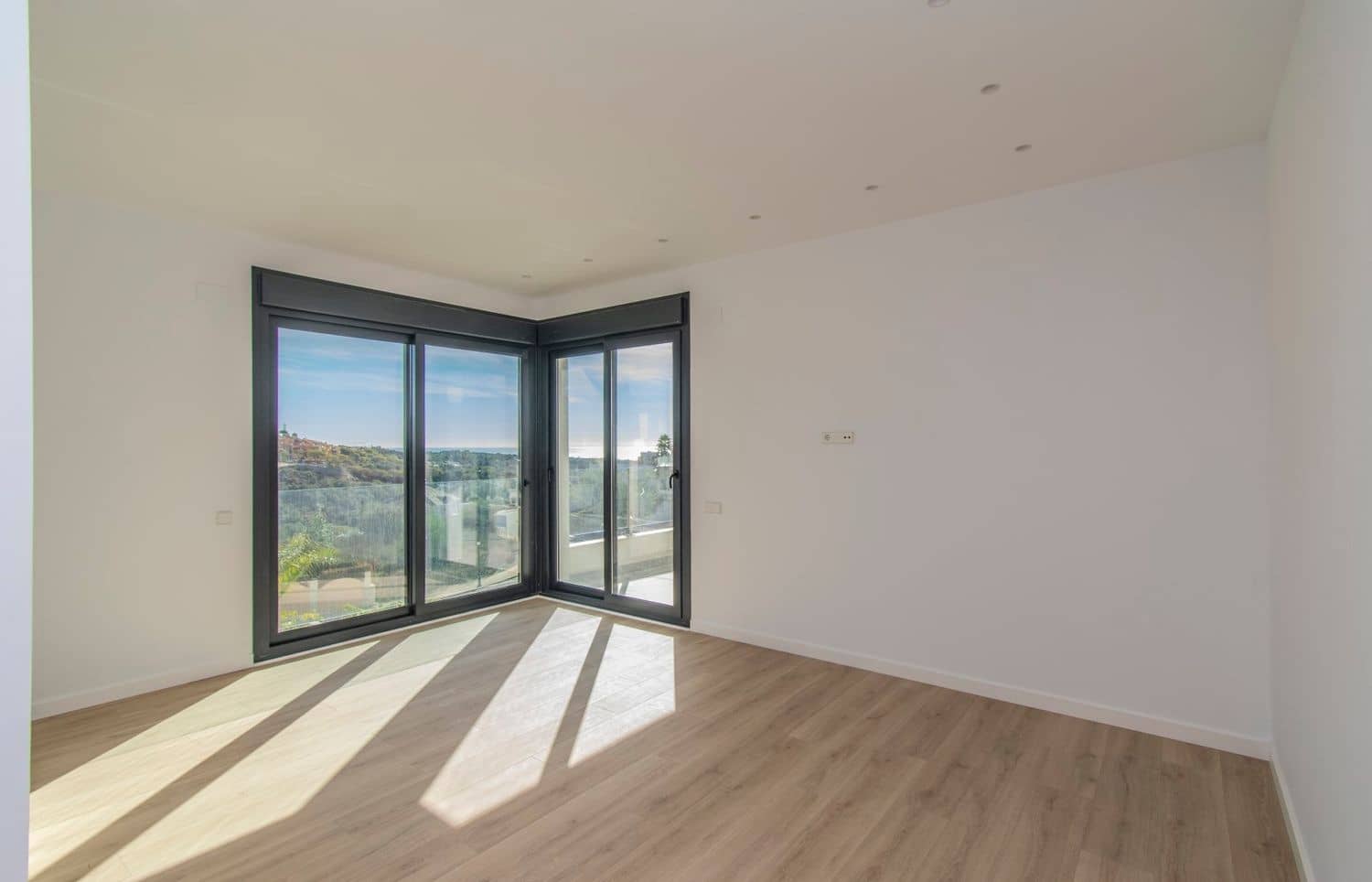 4 quarto Moradia para venda em Elviria com piscina garagem - 2 250 000 € (Ref: 8205091)