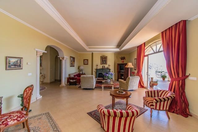 7 quarto Casa em Banda para venda em Altos de Estepona, Estepona com piscina garagem - 2 300 000 € (Ref: 8247091)