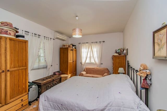 5 quarto Moradia para venda em Monda com garagem - 535 000 € (Ref: 8247111)