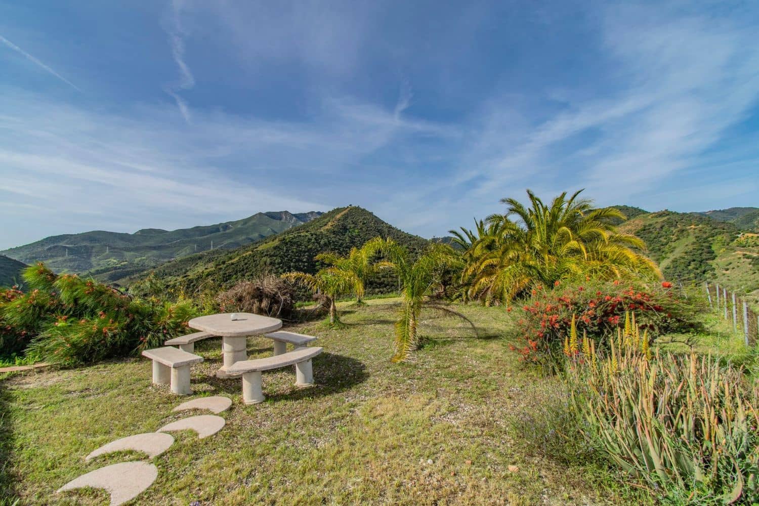 5 quarto Moradia para venda em Monda com garagem - 535 000 € (Ref: 8247111)