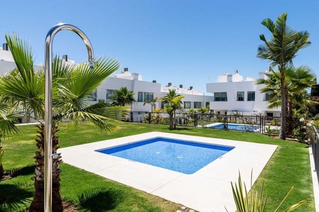 4 bedroom Townhouse for sale in Río Real, Marbella with pool garage - € 1,250,000 (Ref: 8307154)