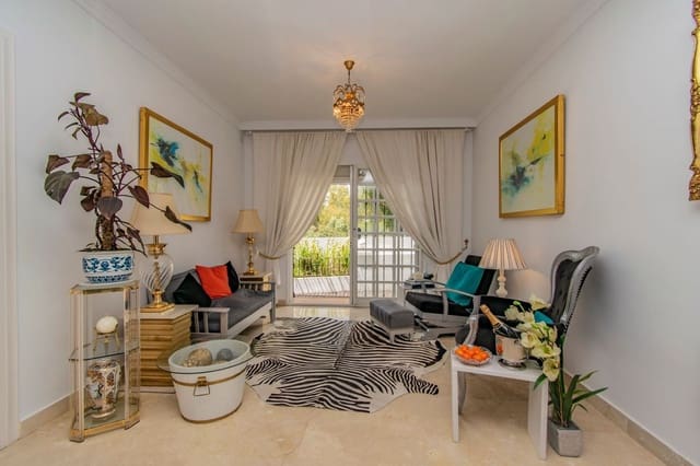 2 sypialnia Apartament na sprzedaż w Aloha Golf, Marbella z basenem garażem - 585 000 € (Ref: 8318971)