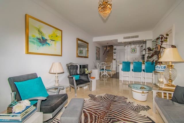 2 sypialnia Apartament na sprzedaż w Aloha Golf, Marbella z basenem garażem - 585 000 € (Ref: 8318971)