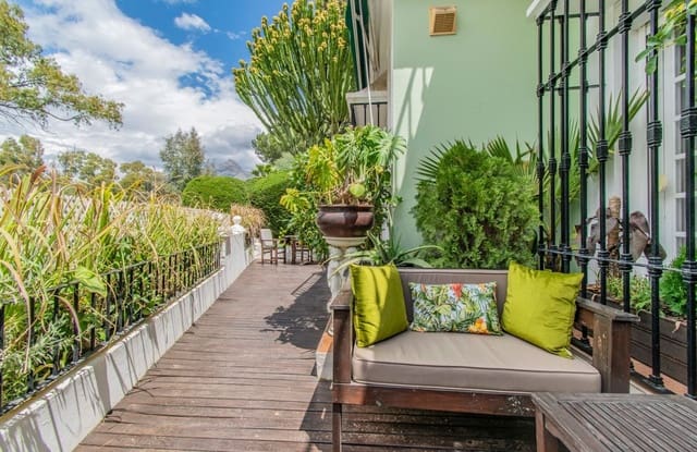 2 sypialnia Apartament na sprzedaż w Aloha Golf, Marbella z basenem garażem - 585 000 € (Ref: 8318971)