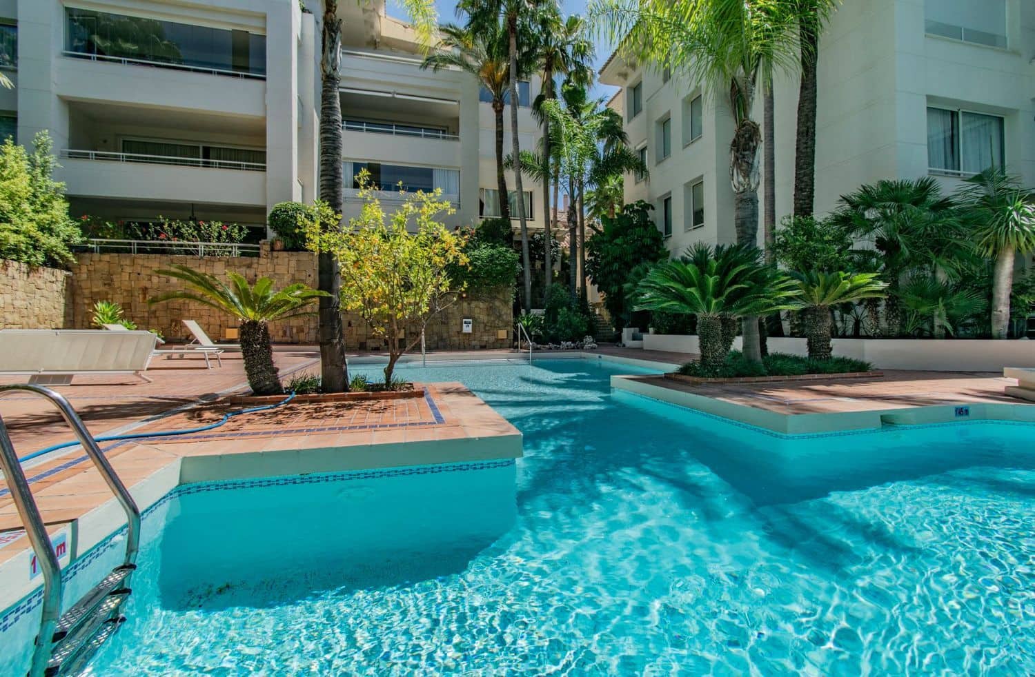 3 sypialnia Apartament na sprzedaż w Golden Mile z basenem garażem - 2 400 000 € (Ref: 8366813)