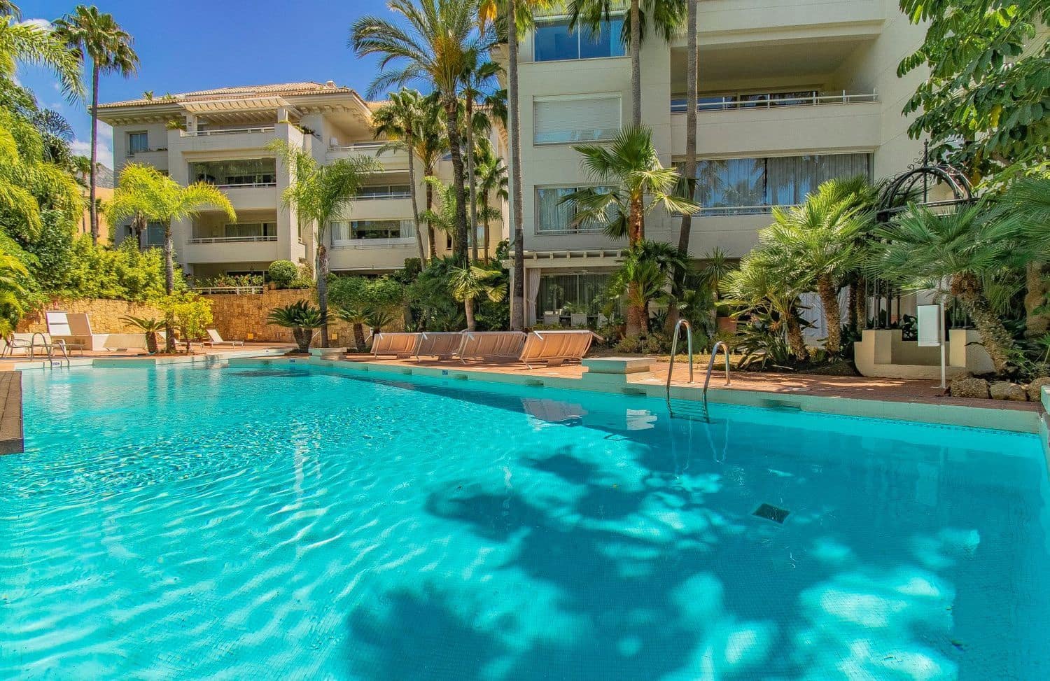 3 sypialnia Apartament na sprzedaż w Golden Mile z basenem garażem - 2 400 000 € (Ref: 8366813)