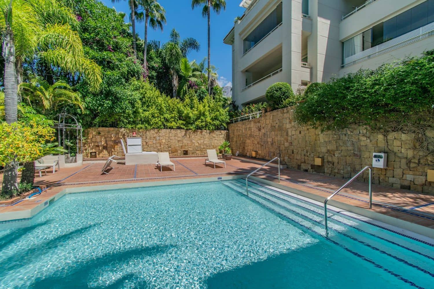 3 sypialnia Apartament na sprzedaż w Golden Mile z basenem garażem - 2 400 000 € (Ref: 8366813)