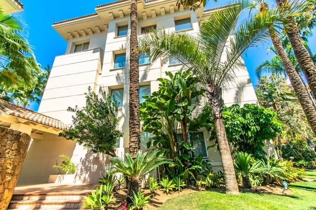 3 sypialnia Apartament na sprzedaż w Sierra Blanca, Marbella z basenem garażem - 2 400 000 € (Ref: 8366813)