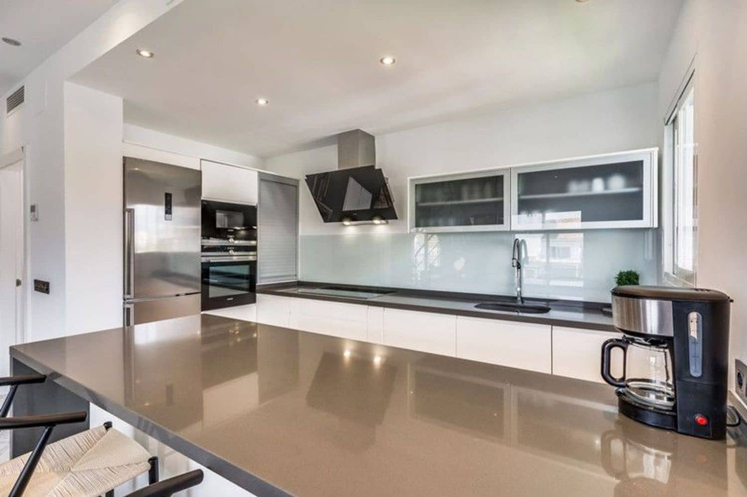 3 chambre Appartement à vendre à Puerto Banus avec piscine garage - 1 595 000 € (Ref: 8615872)