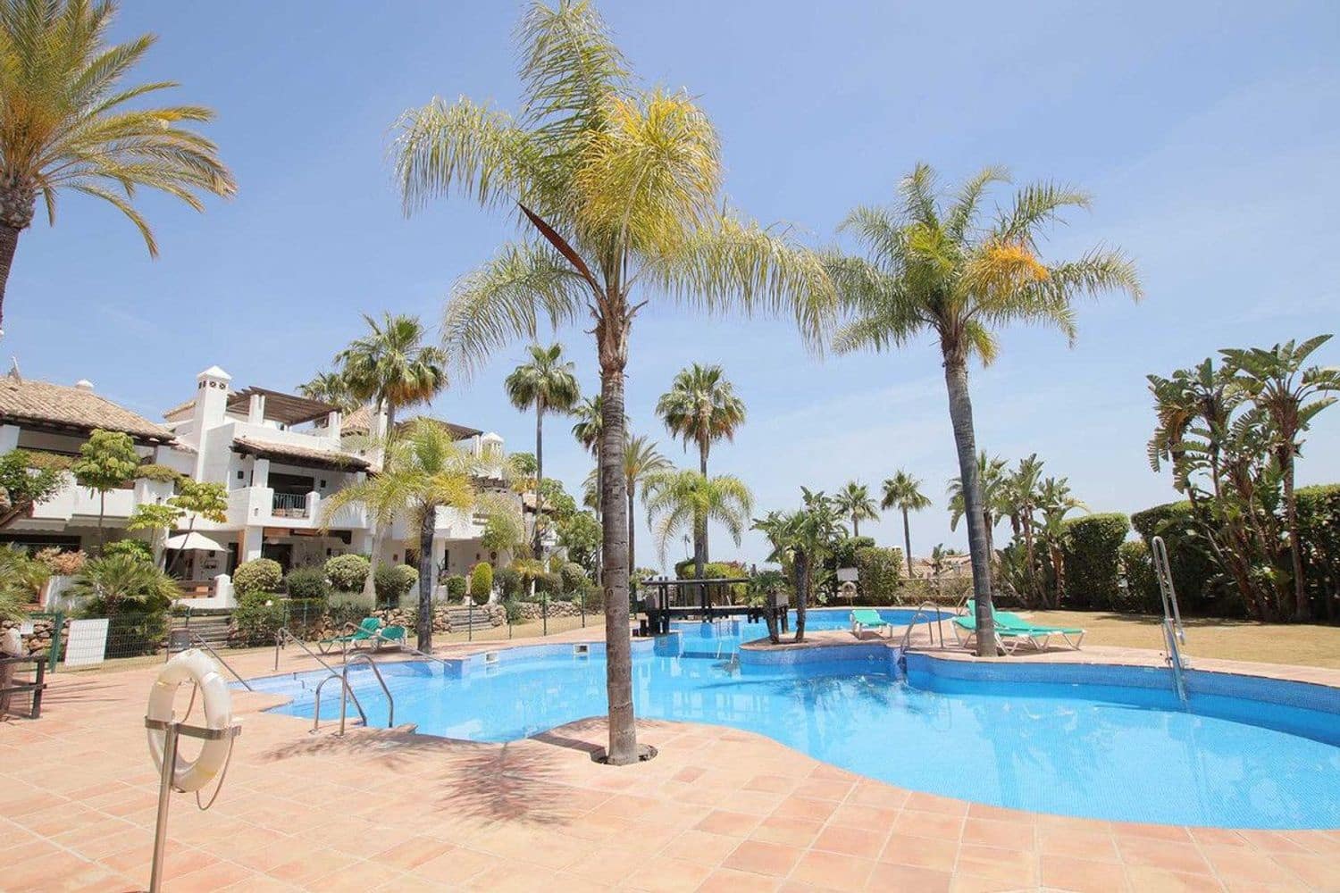 3 sovrum Hus till salu i Benahavis med pool garage - 745 000 € (Ref: 8615894)