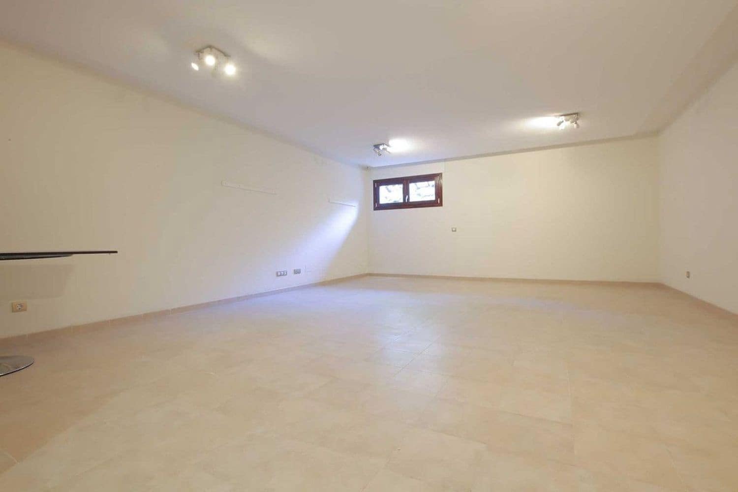 3 sovrum Hus till salu i Benahavis med pool garage - 745 000 € (Ref: 8615894)