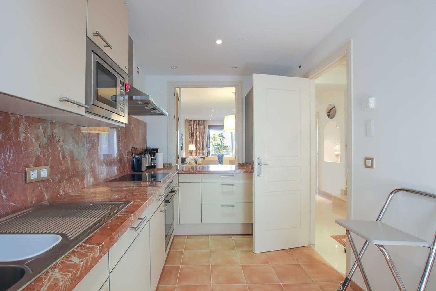 3 sovrum Hus till salu i Benahavis med pool garage - 745 000 € (Ref: 8615894)