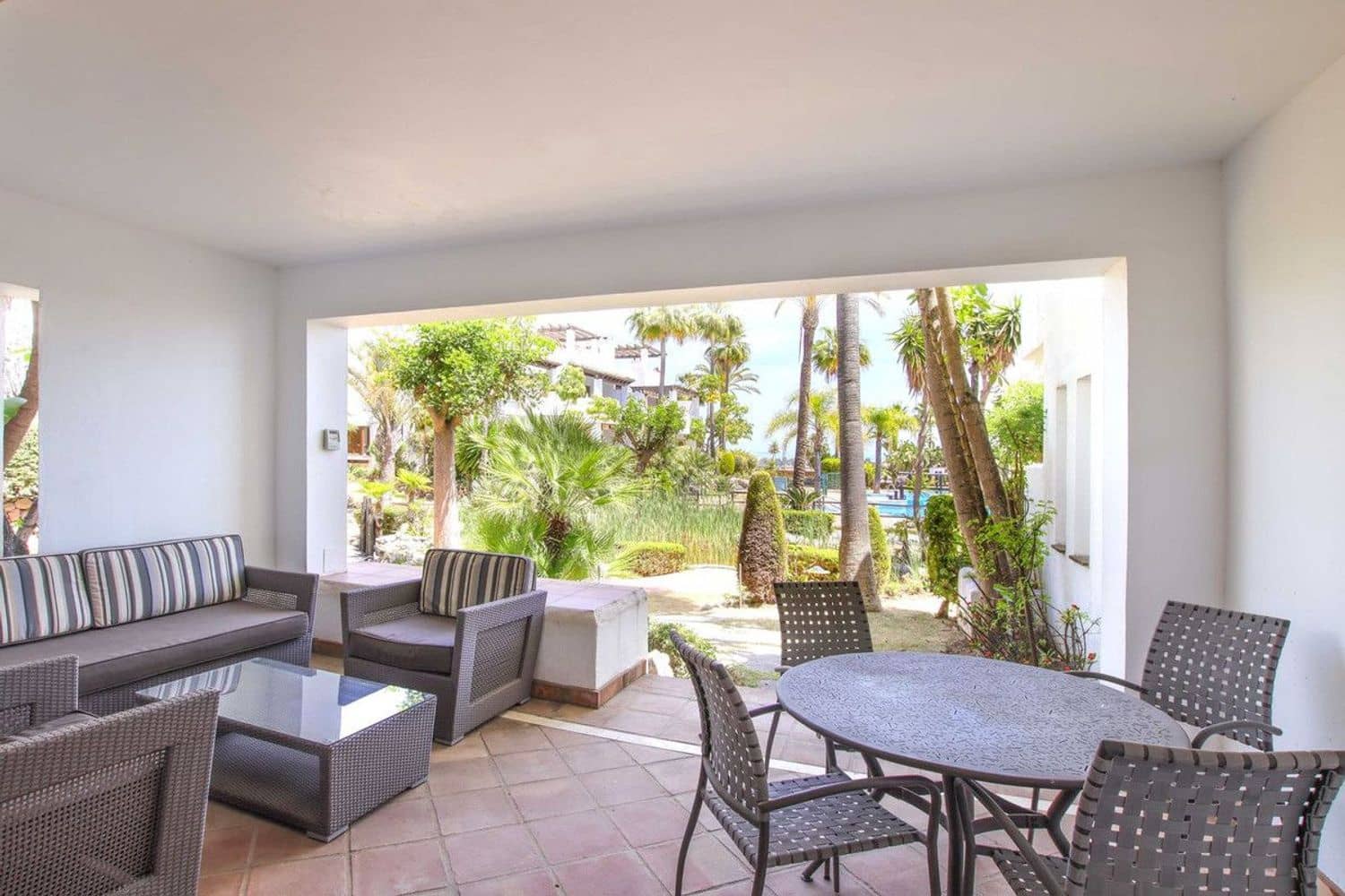 3 sovrum Hus till salu i Benahavis med pool garage - 745 000 € (Ref: 8615894)