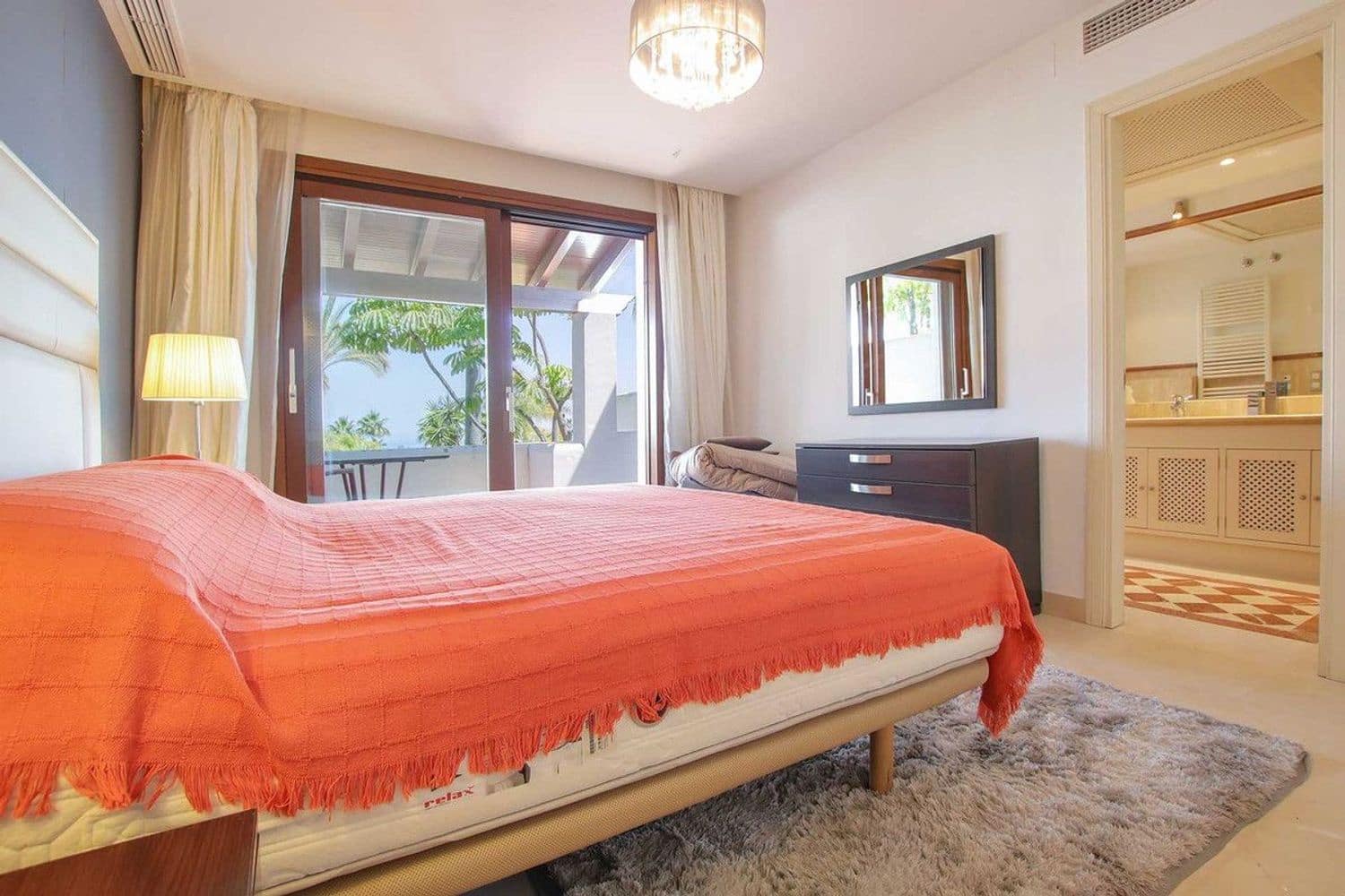 3 sovrum Hus till salu i Benahavis med pool garage - 745 000 € (Ref: 8615894)
