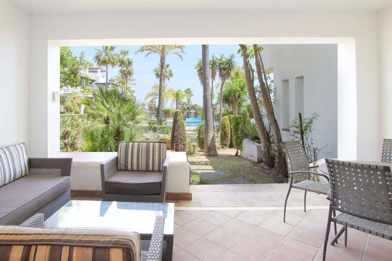 3 sovrum Hus till salu i Benahavis med pool garage - 745 000 € (Ref: 8615894)