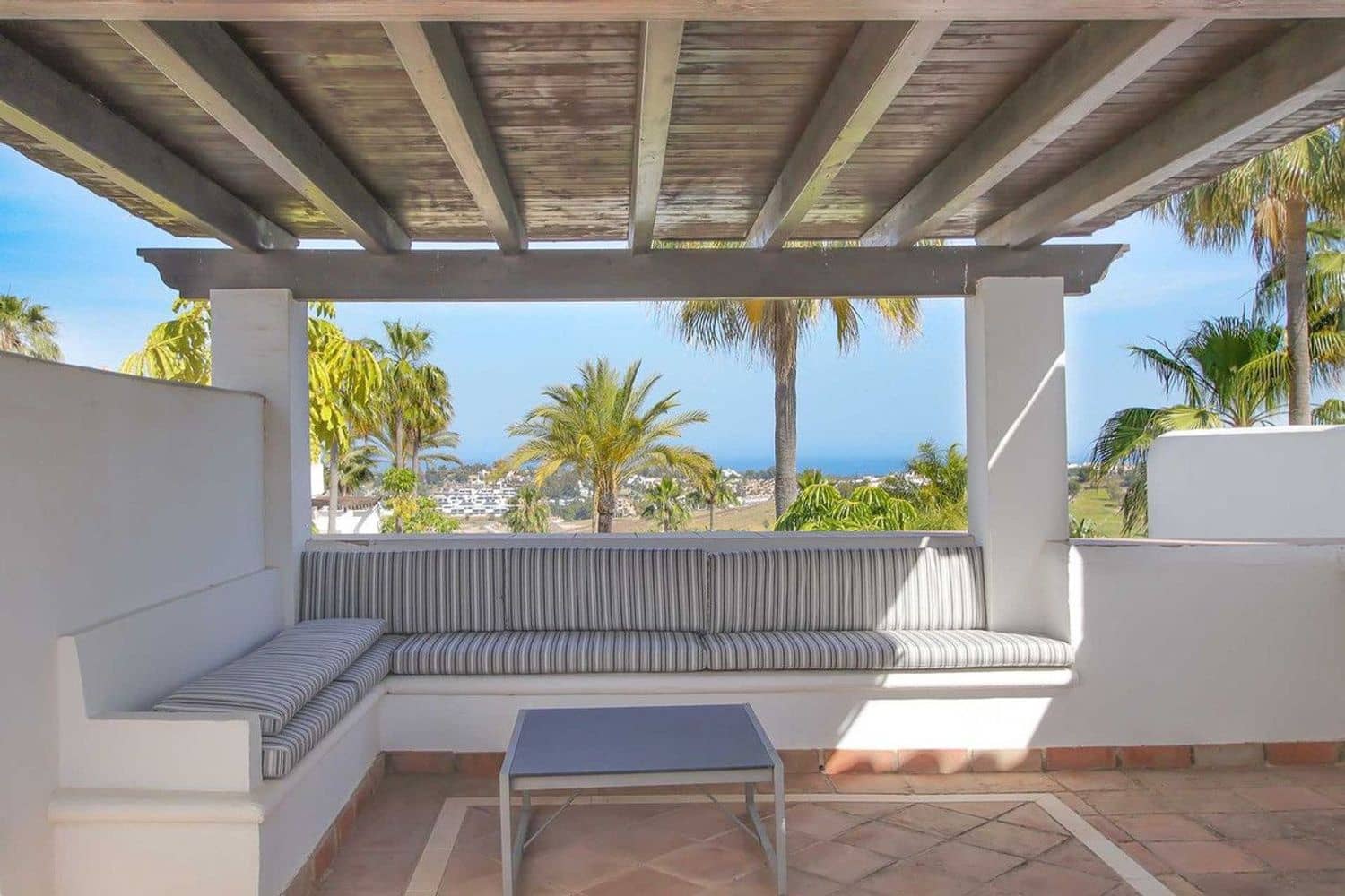 3 sovrum Hus till salu i Benahavis med pool garage - 745 000 € (Ref: 8615894)