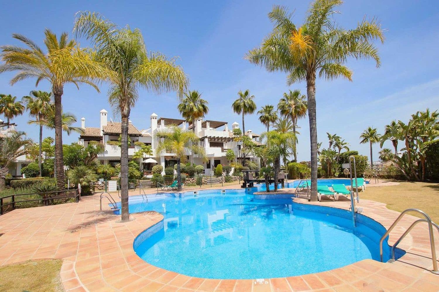 3 sovrum Hus till salu i Benahavis med pool garage - 745 000 € (Ref: 8615894)
