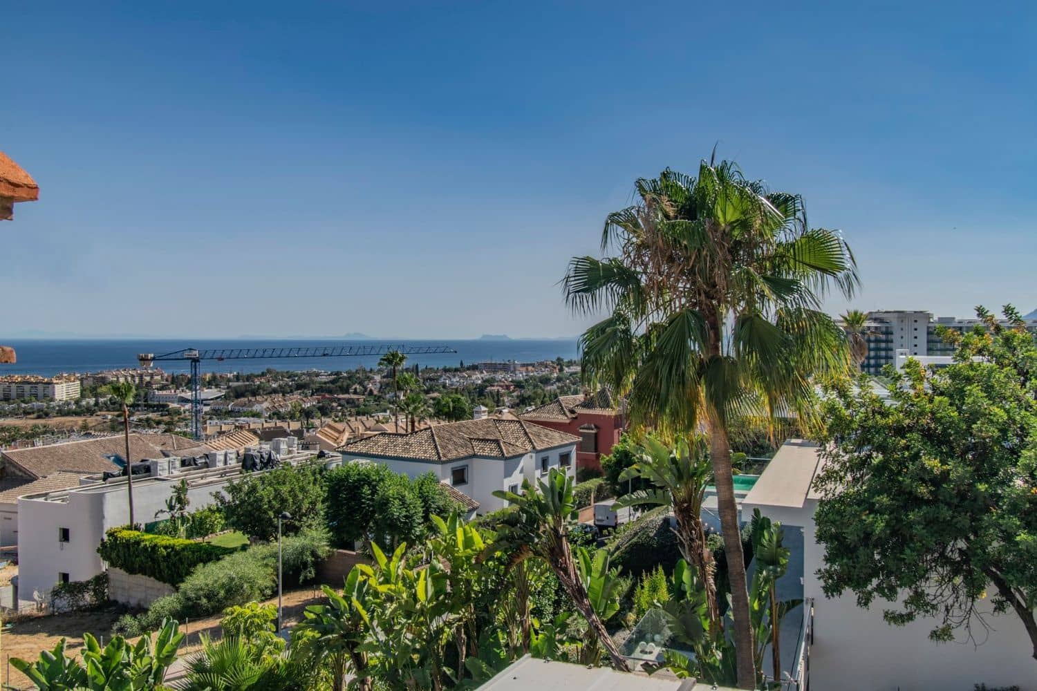 5 sypialnia Willa na sprzedaż w Marbella z basenem garażem - 2 300 000 € (Ref: 8615927)