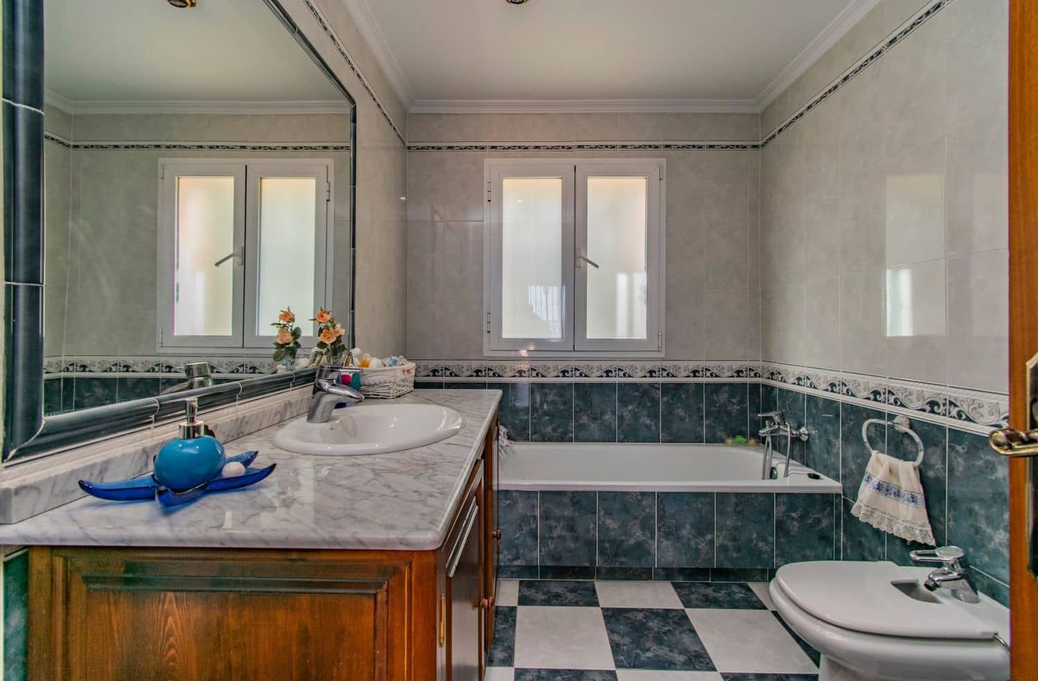5 sypialnia Willa na sprzedaż w Marbella z basenem garażem - 2 300 000 € (Ref: 8615927)