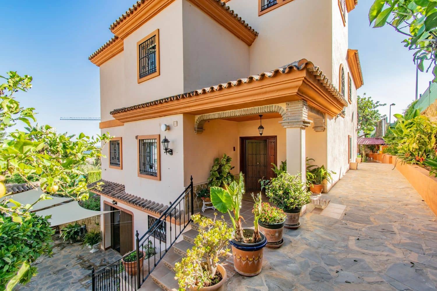 5 sypialnia Willa na sprzedaż w Marbella z basenem garażem - 2 300 000 € (Ref: 8615927)