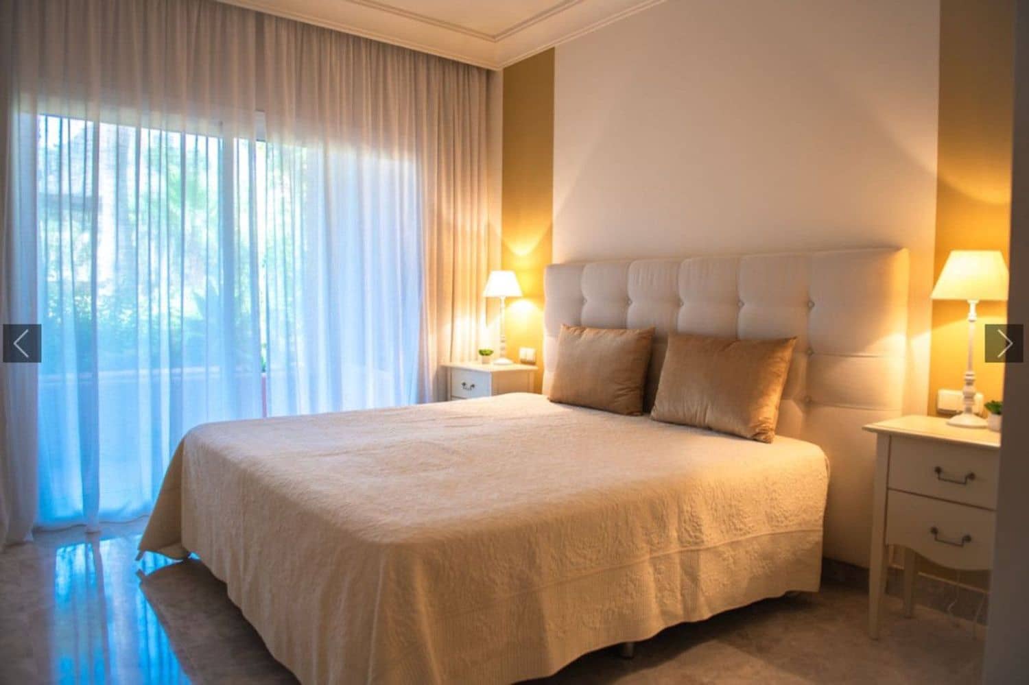 2 soverom Leilighet til salgs i Nueva Andalucia med svømmebasseng garasje - € 565 000 (Ref: 8694610)