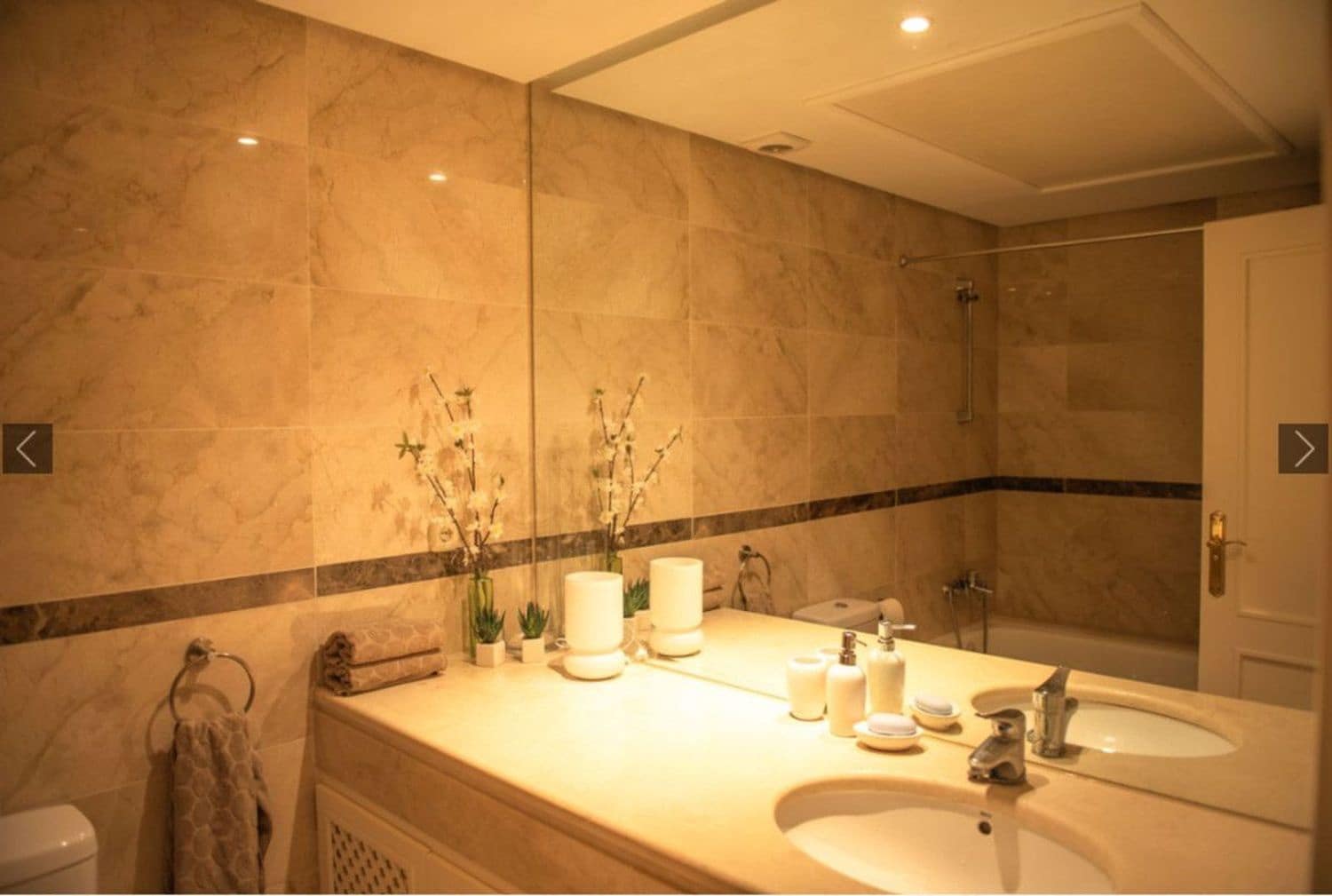 2 soverom Leilighet til salgs i Nueva Andalucia med svømmebasseng garasje - € 565 000 (Ref: 8694610)